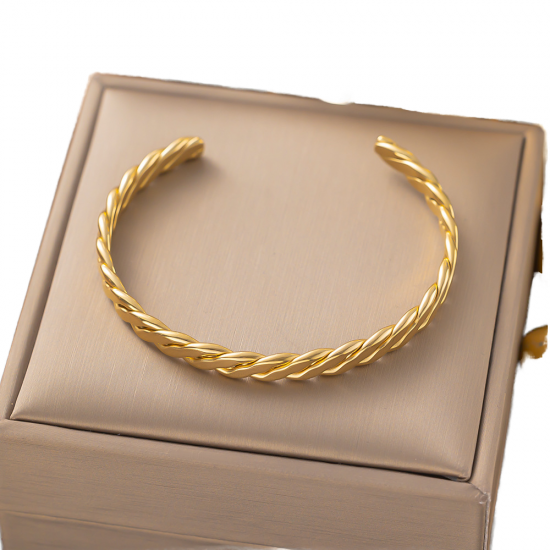 Wholesale Custom 18k Gold Plated Female Stainless Steel Bracelets Simple Cuban Chain Twisted Thick C Shape Heart Weddings